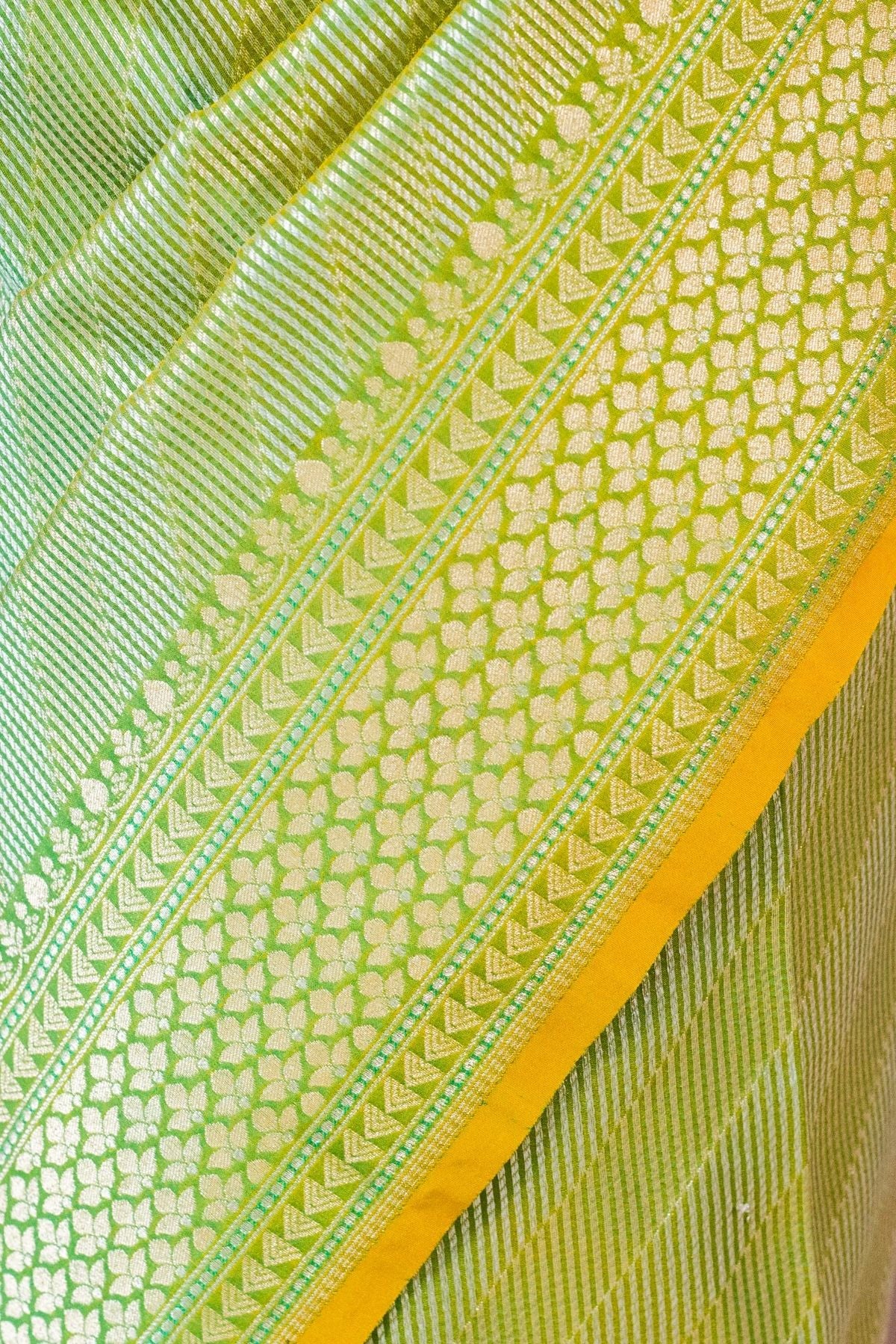 Double Tone Green & Yellow Mushroo Silk Banarasi Saree