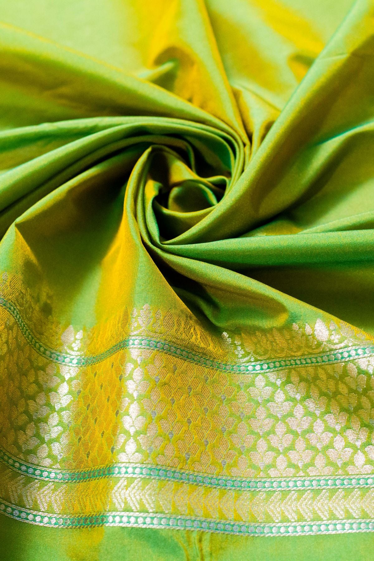 Double Tone Green & Yellow Mushroo Silk Banarasi Saree