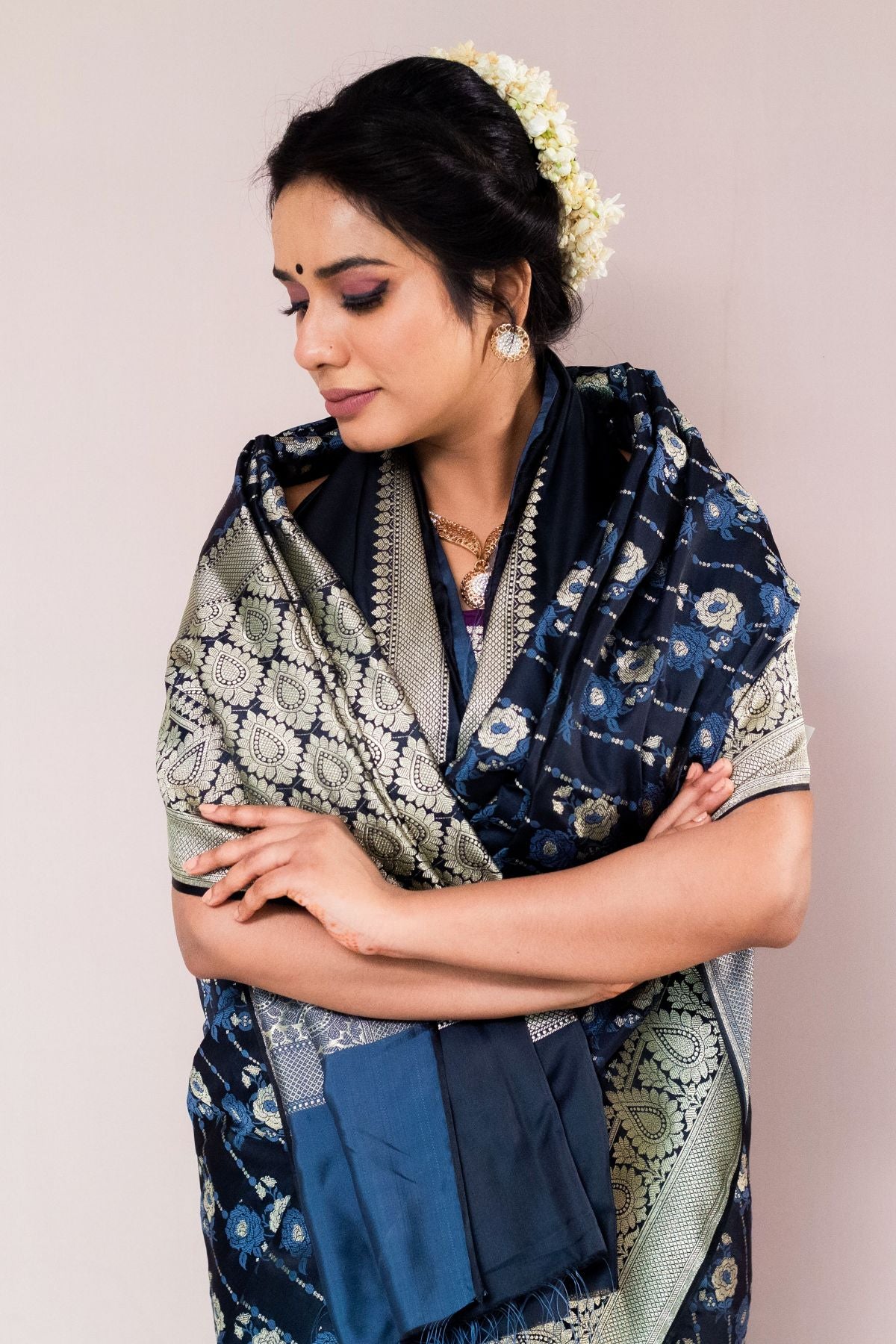 Double Tone Grey &  Black Mushroo Silk Saree