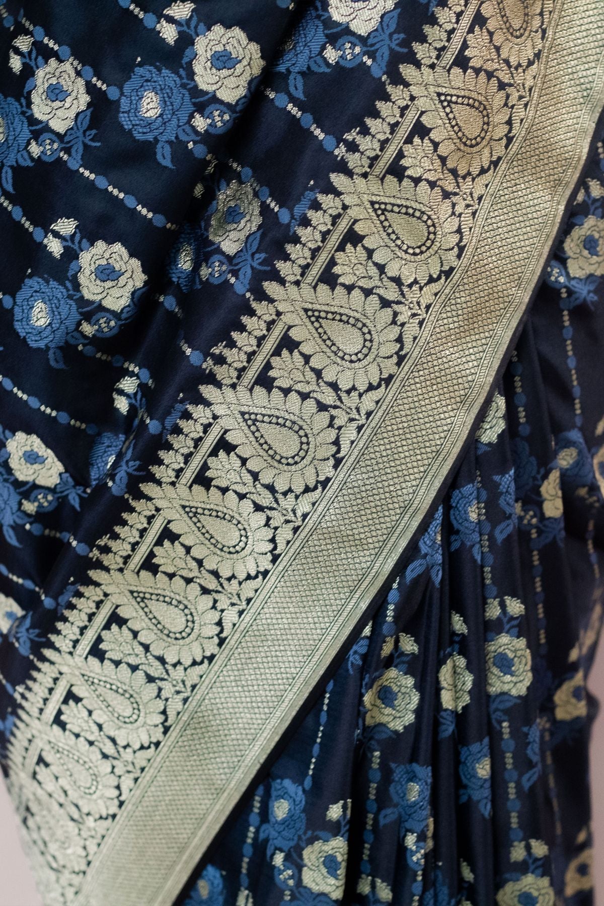 Double Tone Grey &  Black Mushroo Silk Saree