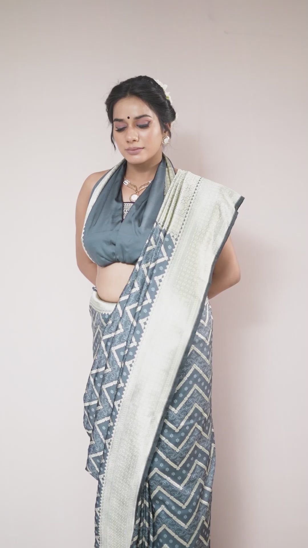 Double Tone Grey-Black Mushroo Silk Saree